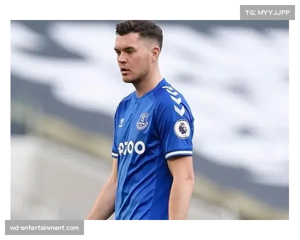 埃弗顿攻防转换节奏缓慢，由守转攻时缺乏快速推进点